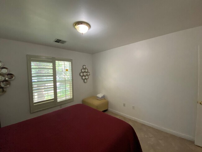 Building Photo - Gated Community of Grand Island in Seven Oaks 2 BD 2 BA Gorgeous House