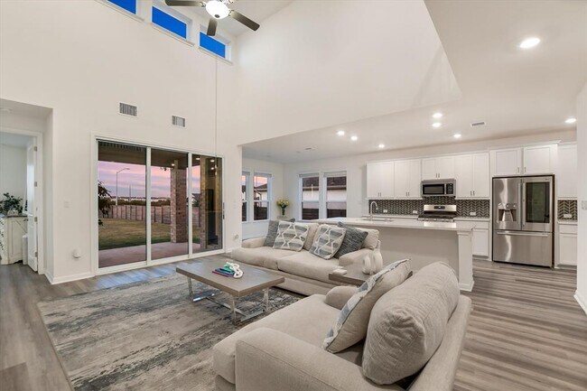 Building Photo - 737 Leeward Pass