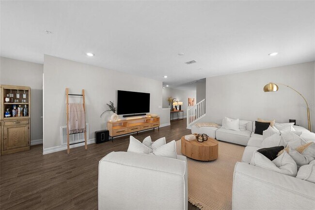 Building Photo - 5351 Bridge St