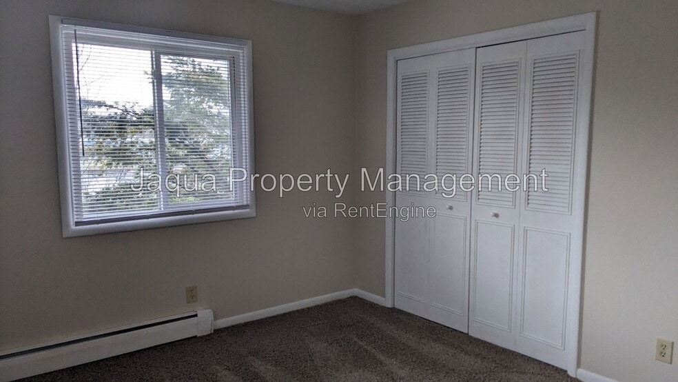 Building Photo - 2135 Cambridge Dr