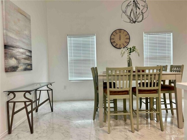 Building Photo - 21 S 42nd St