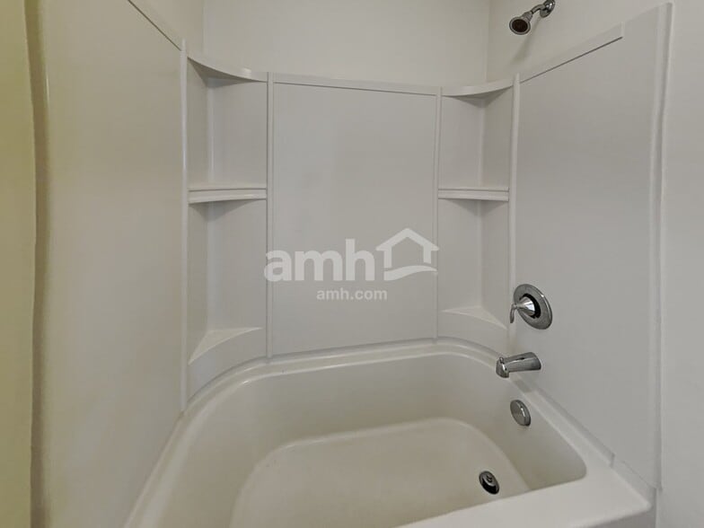 Building Photo - 128 Cherry Bark Dr