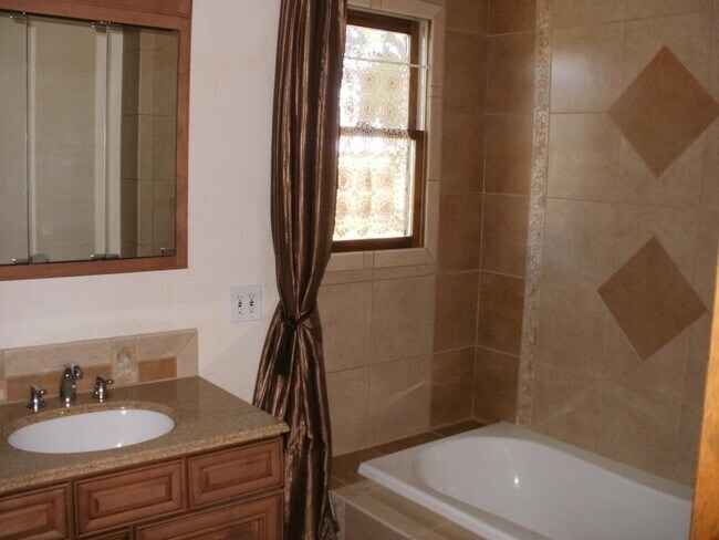 Building Photo - 9826 CO-66