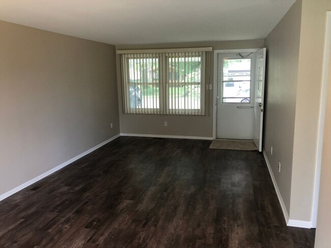 Building Photo - 3521 Ivy League Dr