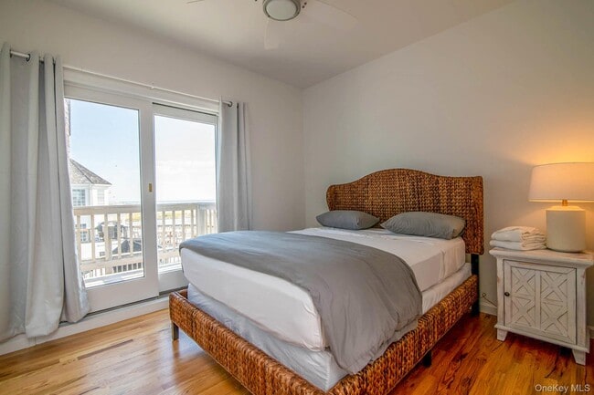 Building Photo - 675 Dune Rd