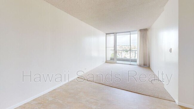 Building Photo - 2637 Kuilei St