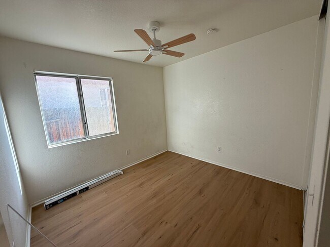 Building Photo - Victorville- Refurbished 2 Bedrooms 2 Bathrooms, New Laminate Floors