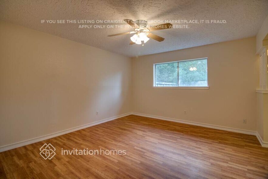 Building Photo - 15911 Timber Valley Dr