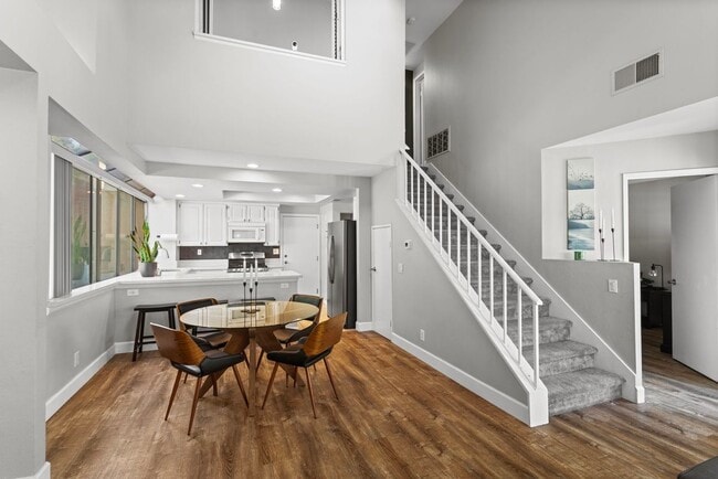 Building Photo - 26481 Olivewood