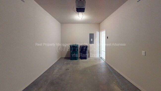 Building Photo - 2713 W Shasta Rd