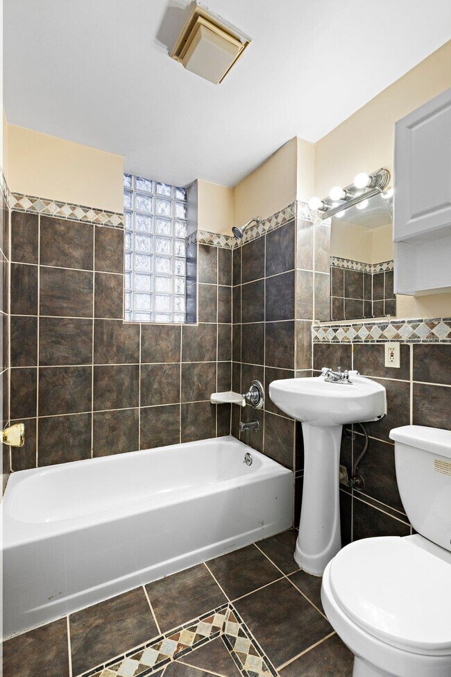 Building Photo - 2700 John F. Kennedy Blvd