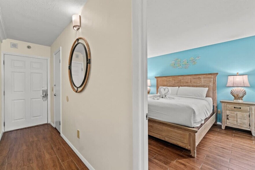 Building Photo - 8743 Thomas Dr