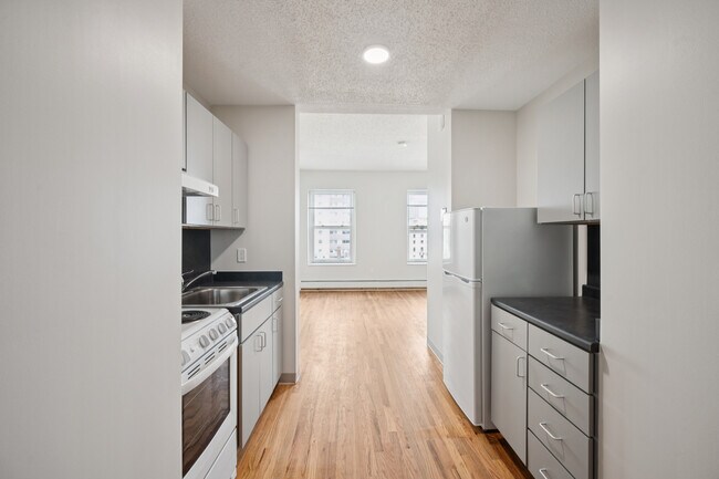 Building Photo - Aurora Apartments