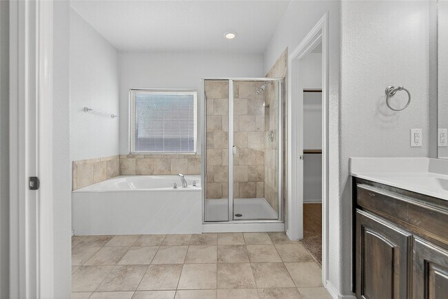 Building Photo - 1928 Velarde Rd