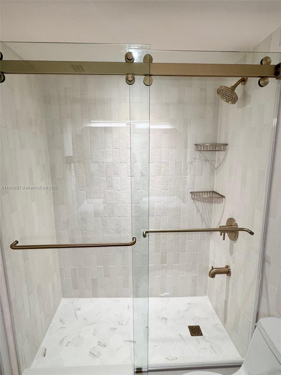 Building Photo - 90 Edgewater Dr