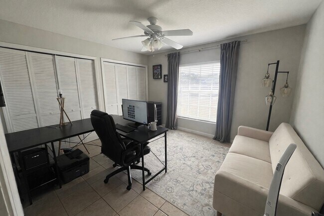 Building Photo - 2409 Sweetwater Blvd