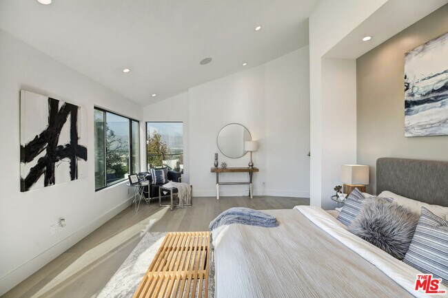 Building Photo - 3712 Berry Dr