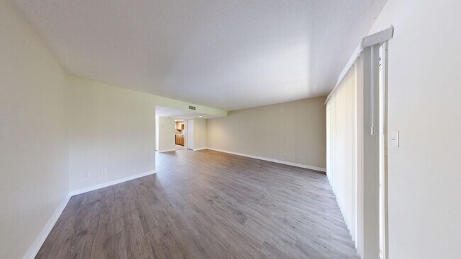 Building Photo - 2Bed/1.5Bath TOWNHOUSE IN WINTER PARK!!   ...