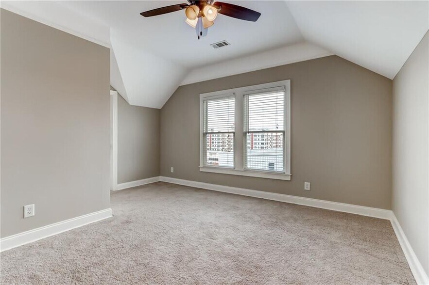 Building Photo - 345 Chastain St SE