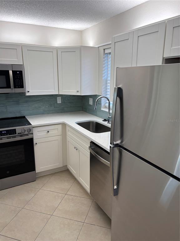 Building Photo - 7405 Bay Island Dr S