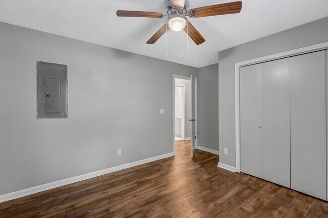 Building Photo - Three Bedroom Ranch w/ Basement in Dover with over an acre lot!