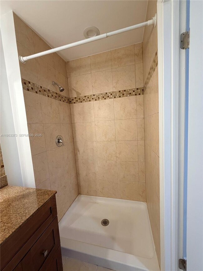 Building Photo - 20730 NE 8th Ct