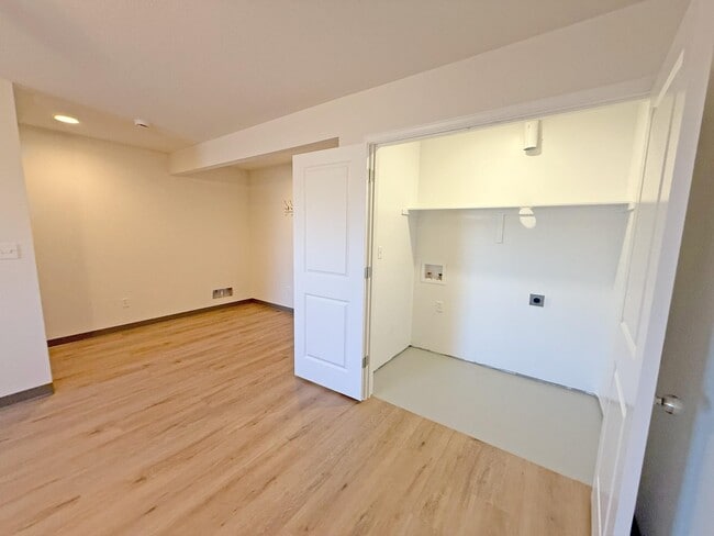 Building Photo - 8125 N Brown Station Rd