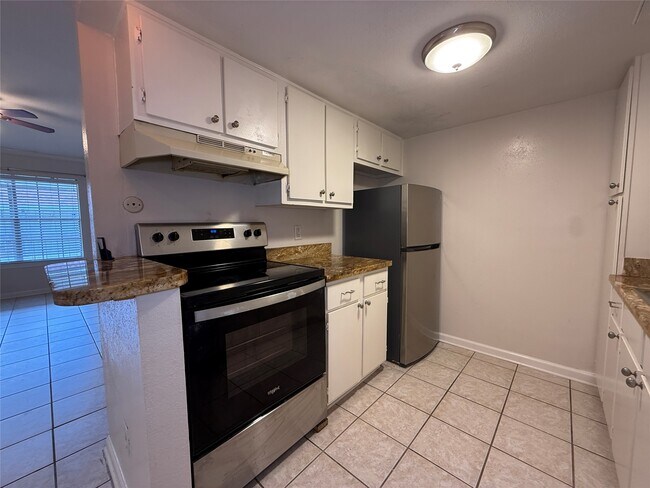 Building Photo - 2250 Bering Dr