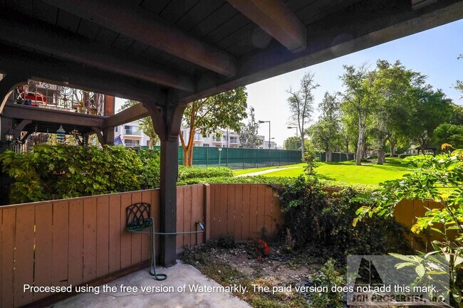 Building Photo - Remodeled Condo in Gated Community!