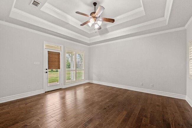 Building Photo - 365 Green Park Dr