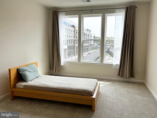 Building Photo - 1 Culvert Dr