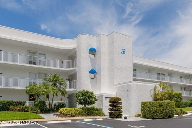 Building Photo - 6124 S River Run Dr