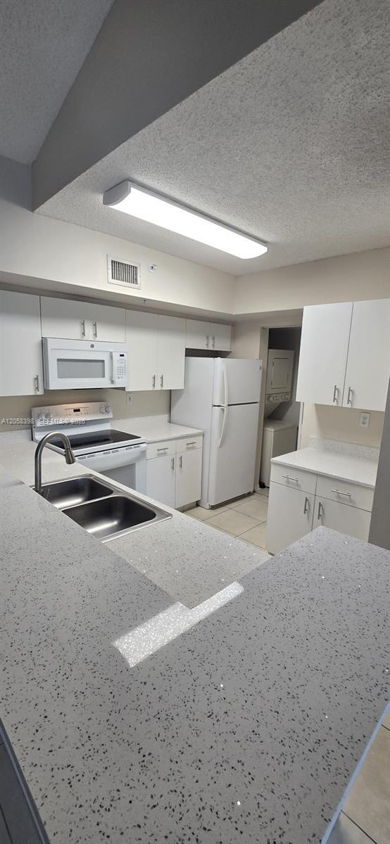 Building Photo - 2600 S University Dr
