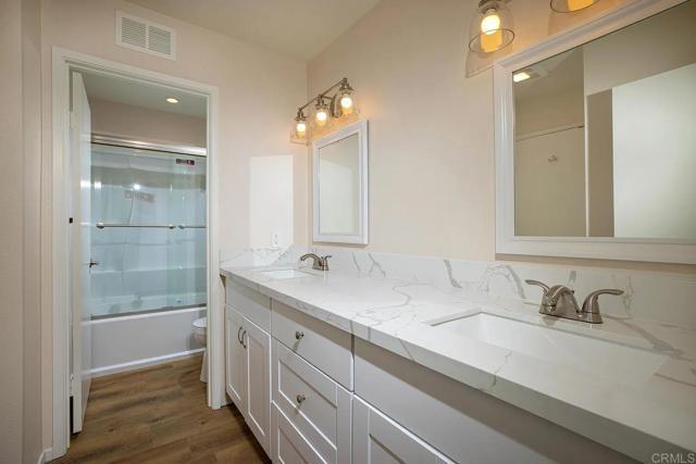 Building Photo - 9662 Caminito Del Vida