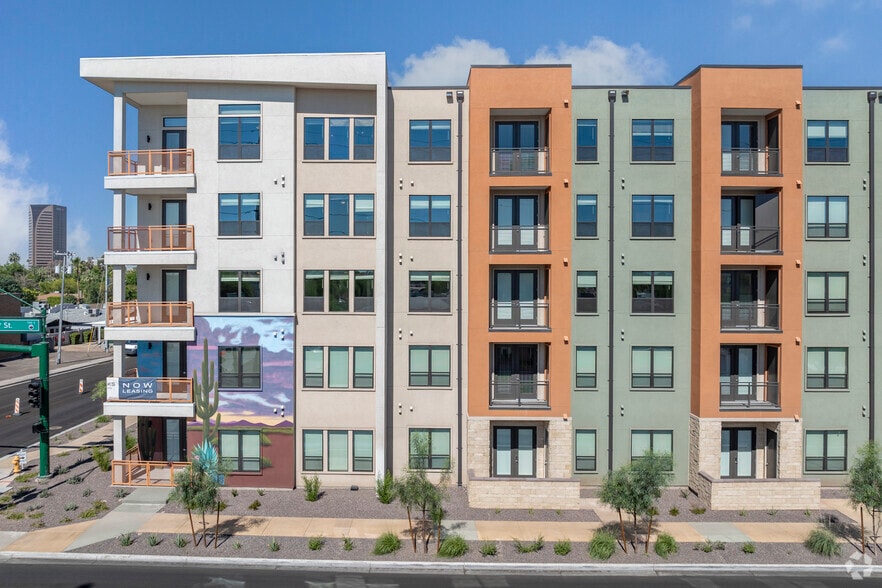 Building Photo - Seven Oaks