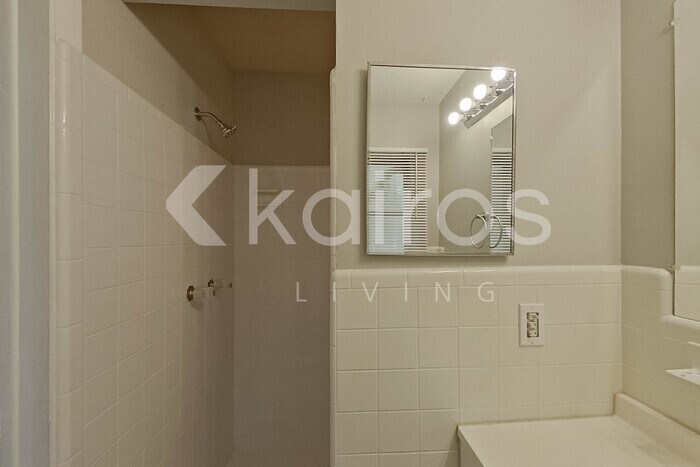 Building Photo - 1635 Jamaica St