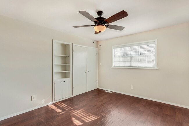 Building Photo - 1741 N Walnut Ave