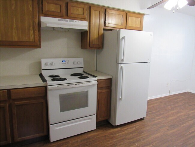 Building Photo - 15543 Weldon Dr