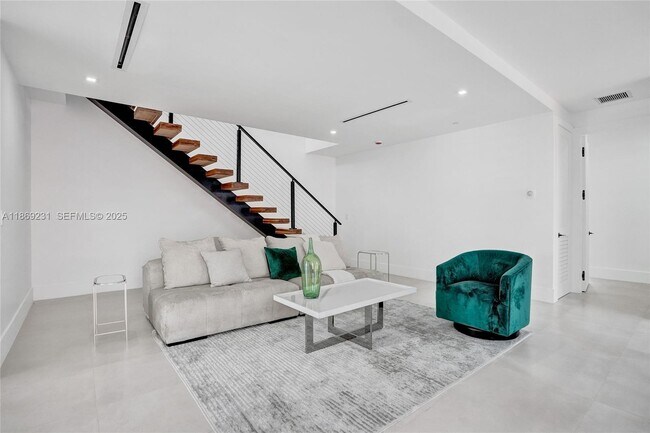 Building Photo - 1825 NE 26th Ave