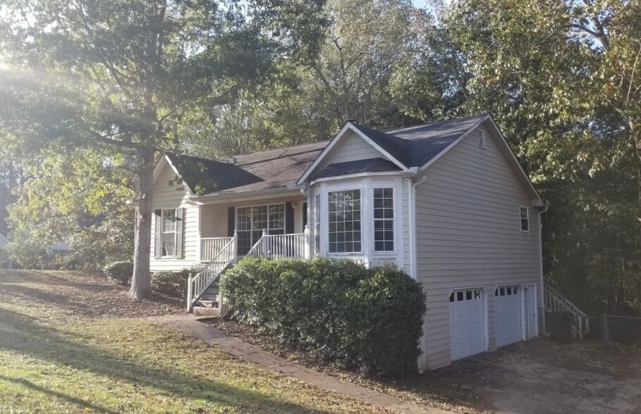 Building Photo - 3708 Willow Tree Cir