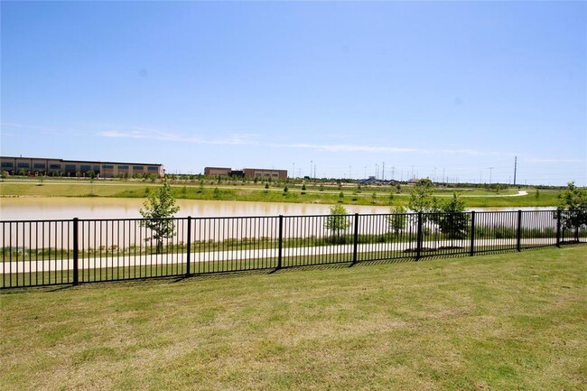 Building Photo - 21403 Shaded Edge Trl