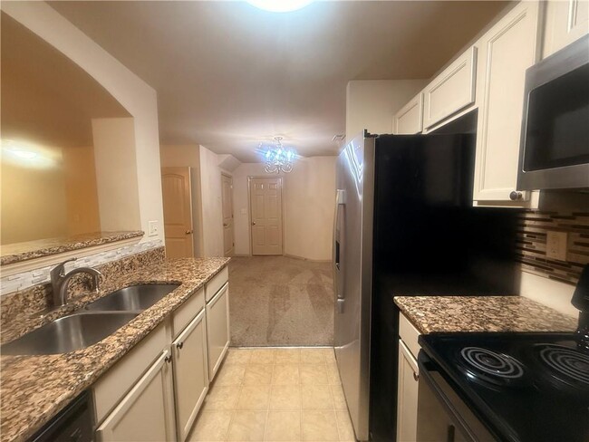 Building Photo - 2722 Haynescrest Dr