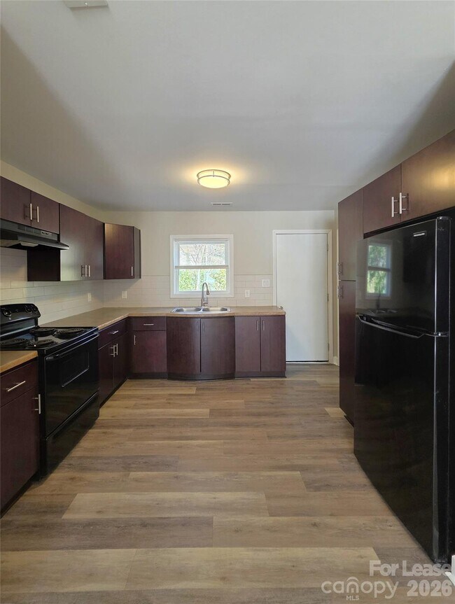 Building Photo - 1320 Ware Ave