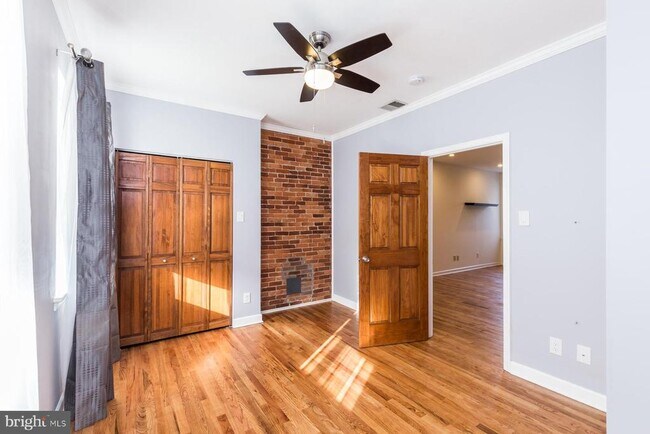 Building Photo - 4435 Sansom St