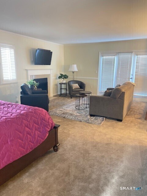 Building Photo - 221 Old Pond Ln