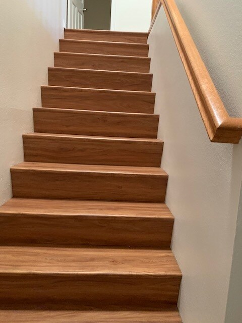 Stairway - 1255 Los Robles N Ave