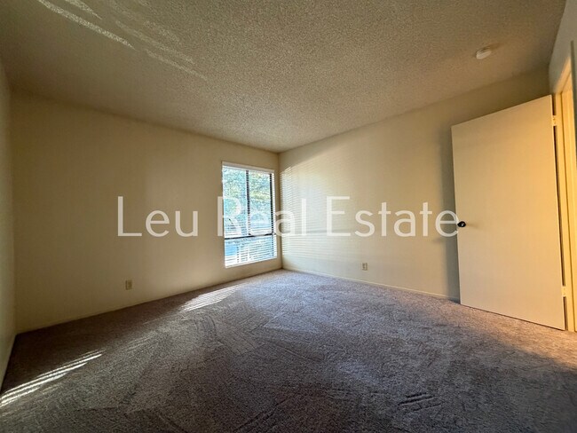 Building Photo - 1009 Fulton Ave