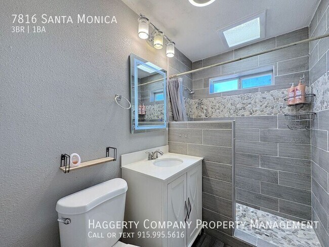 Building Photo - 7816 Santa Monica Ct