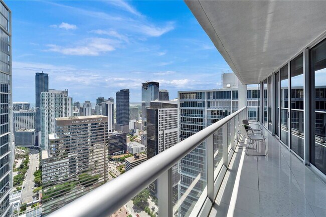Building Photo - 475 Brickell Ave