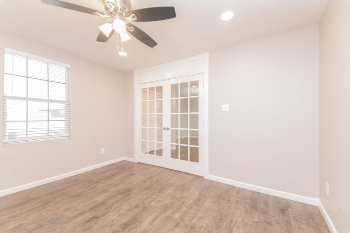 Building Photo - 1304 Cyprus Dr